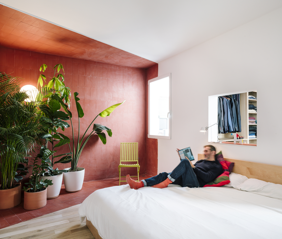 A Unique Modern Home with Whimsical and Multicolor Decor in Madrid by gon architects + Ana Torres (11)
