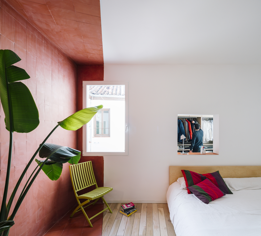A Unique Modern Home with Whimsical and Multicolor Decor in Madrid by gon architects + Ana Torres (12)