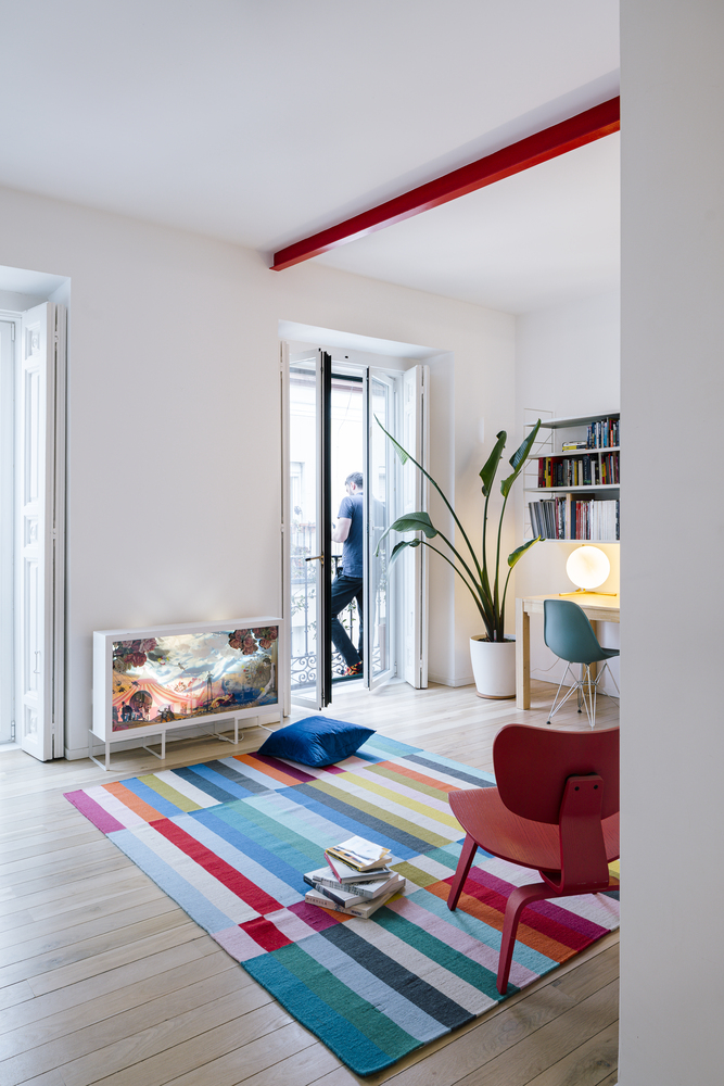 A Unique Modern Home with Whimsical and Multicolor Decor in Madrid by gon architects + Ana Torres (3)