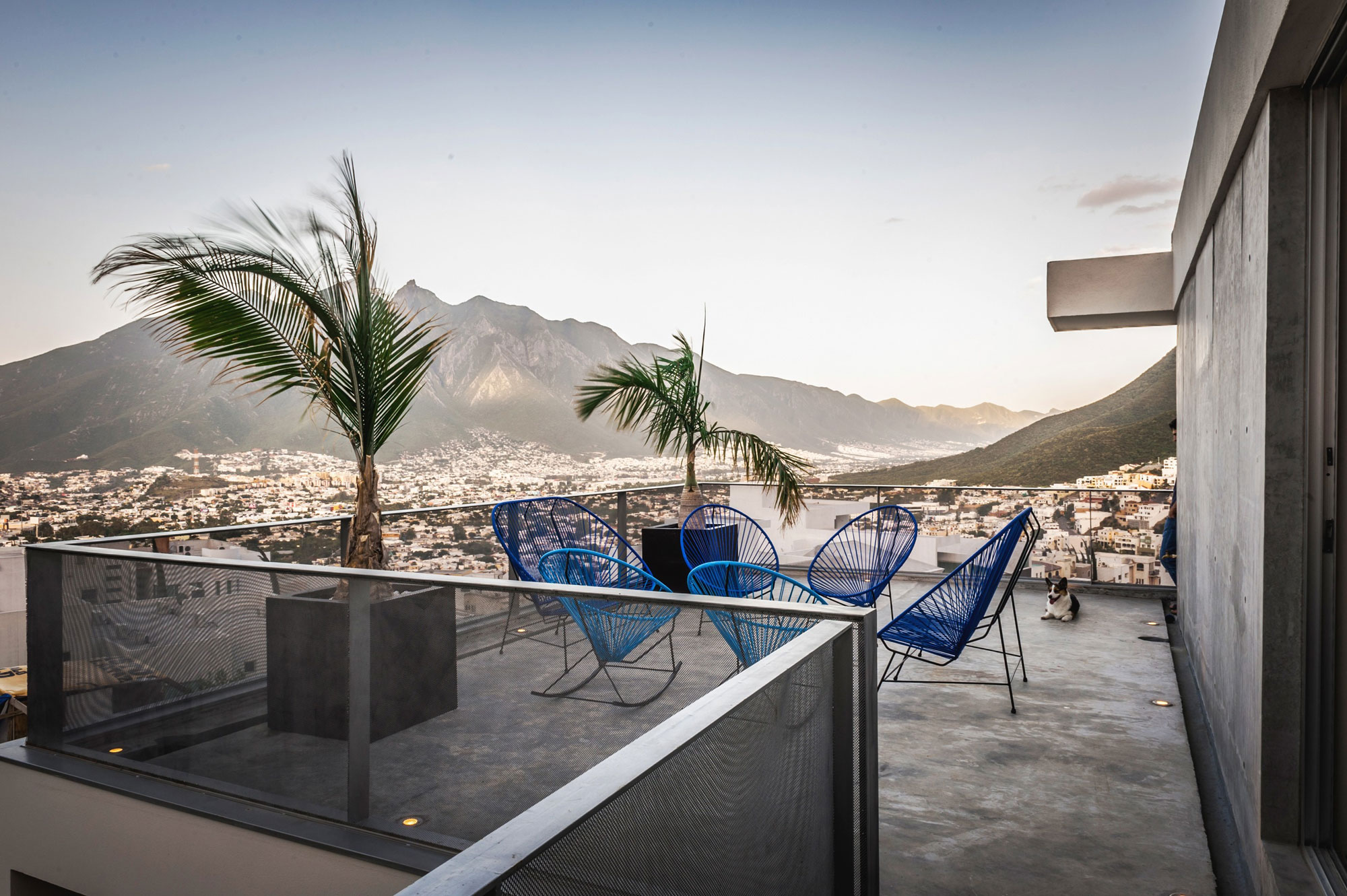 A Unique and Beautiful Home with Stunning Views Over the City in Monterrey, Mexico by P+0 Arquitectura (10)