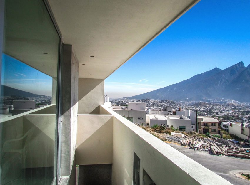 A Unique and Beautiful Home with Stunning Views Over the City in Monterrey, Mexico by P+0 Arquitectura (8)