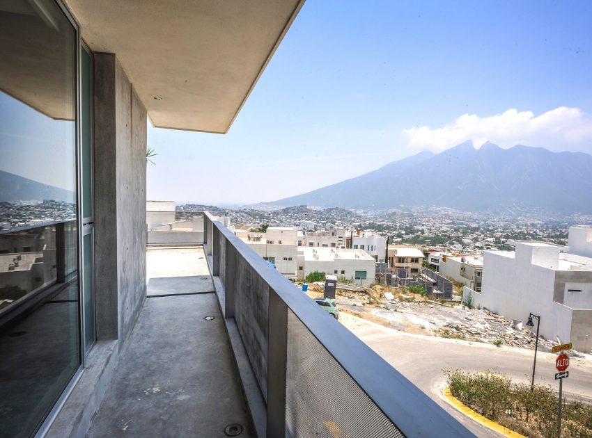 A Unique and Beautiful Home with Stunning Views Over the City in Monterrey, Mexico by P+0 Arquitectura (9)