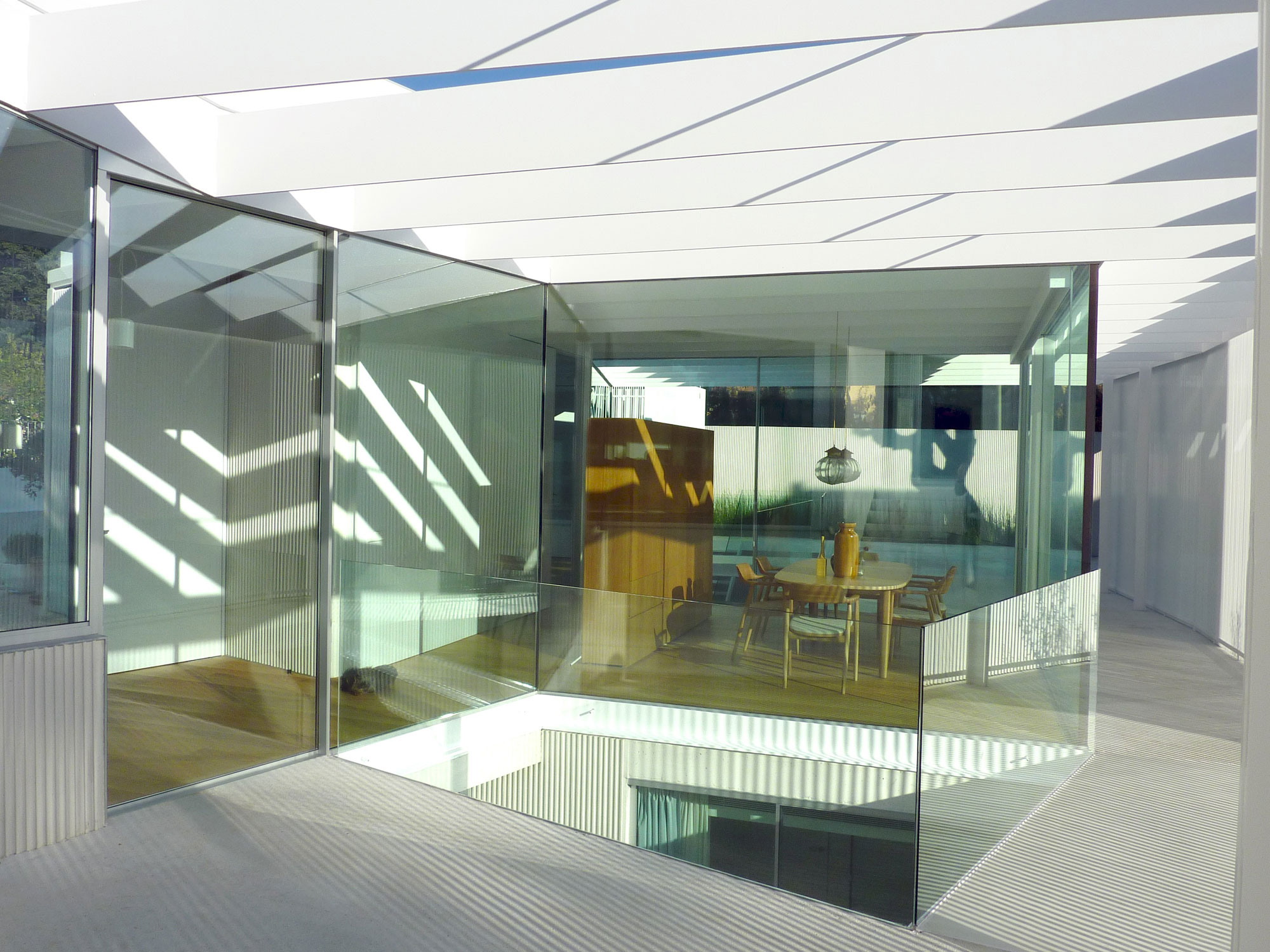A Unique and Stylish Home Built in Concrete Walls and Metallic Lattices in Madrid, Spain by Estudio (14)
