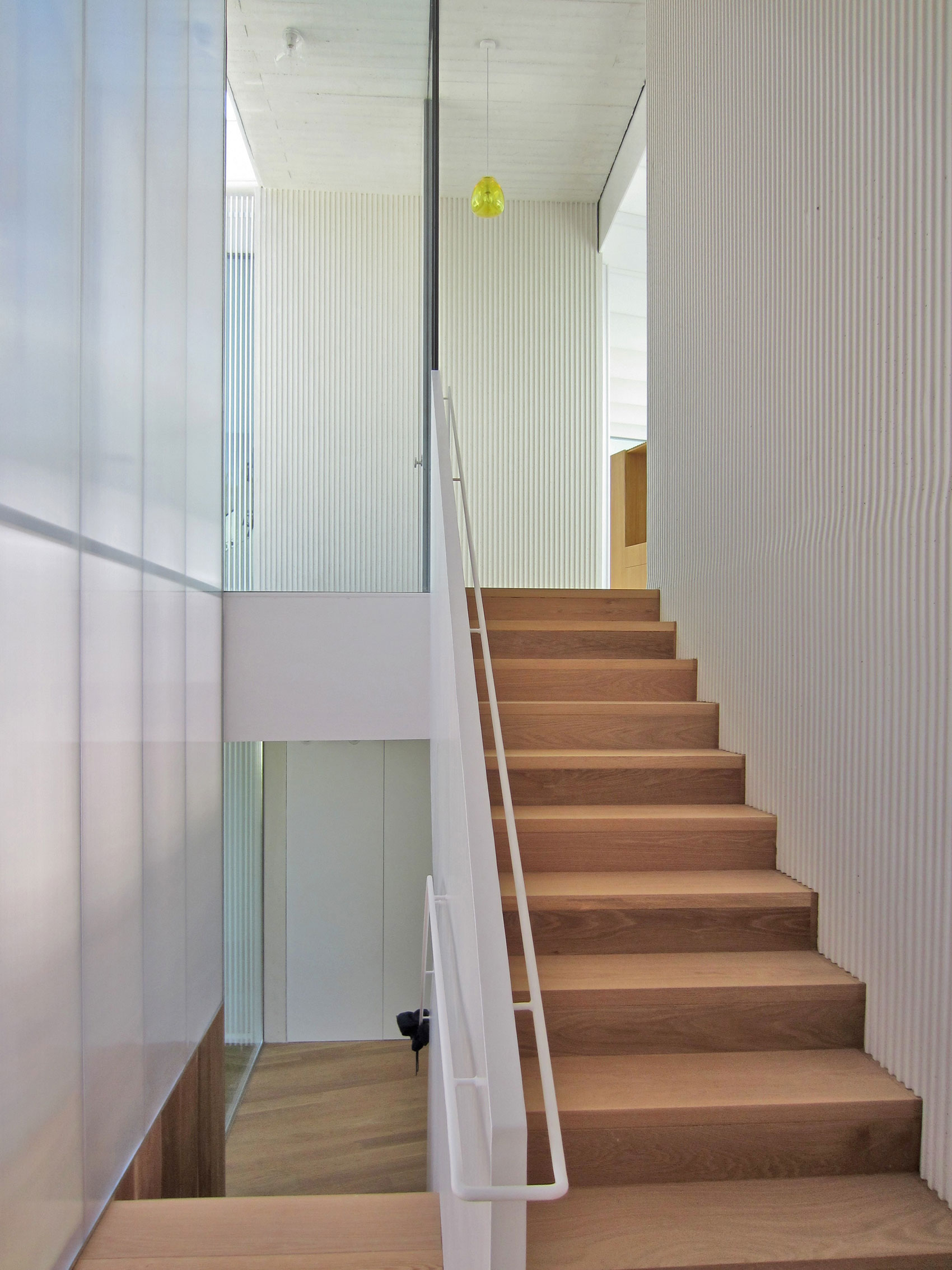 A Unique and Stylish Home Built in Concrete Walls and Metallic Lattices in Madrid, Spain by Estudio (19)