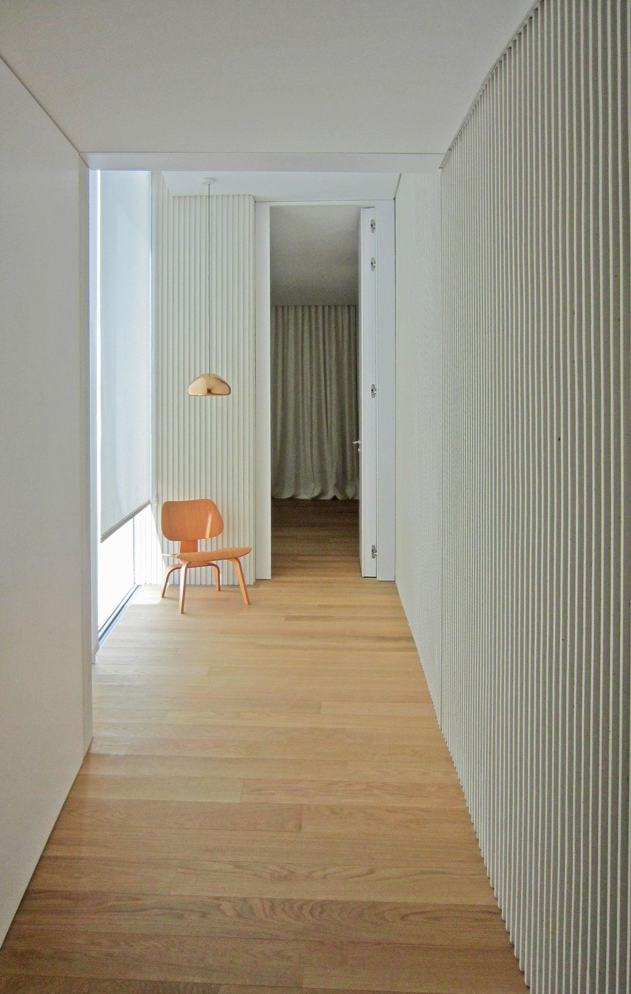 A Unique and Stylish Home Built in Concrete Walls and Metallic Lattices in Madrid, Spain by Estudio (20)