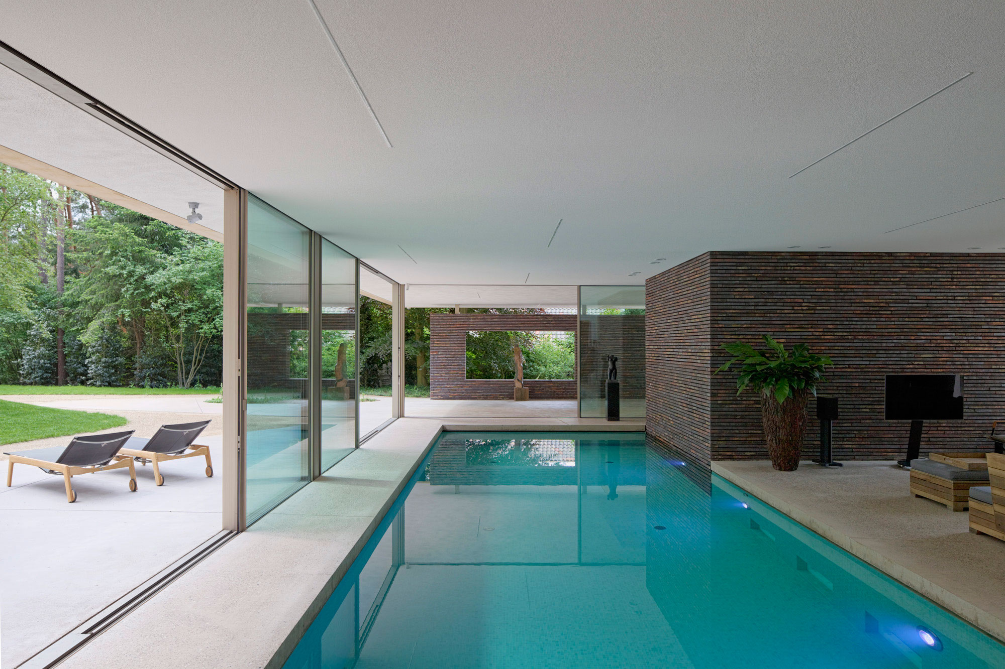 A Unique and Stylish Modern Home in the Pine Forest in Utrecht, The Netherlands by HILBERINKBOSCH Architects (15)