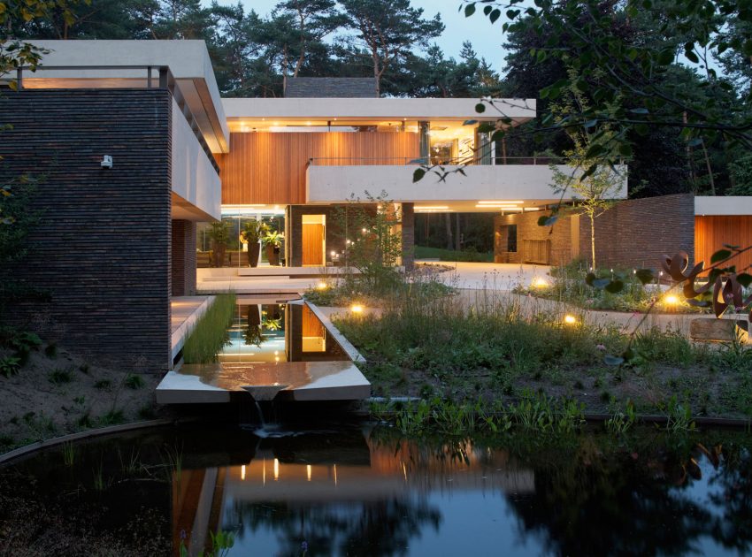 A Unique and Stylish Modern Home in the Pine Forest in Utrecht, The Netherlands by HILBERINKBOSCH Architects (18)