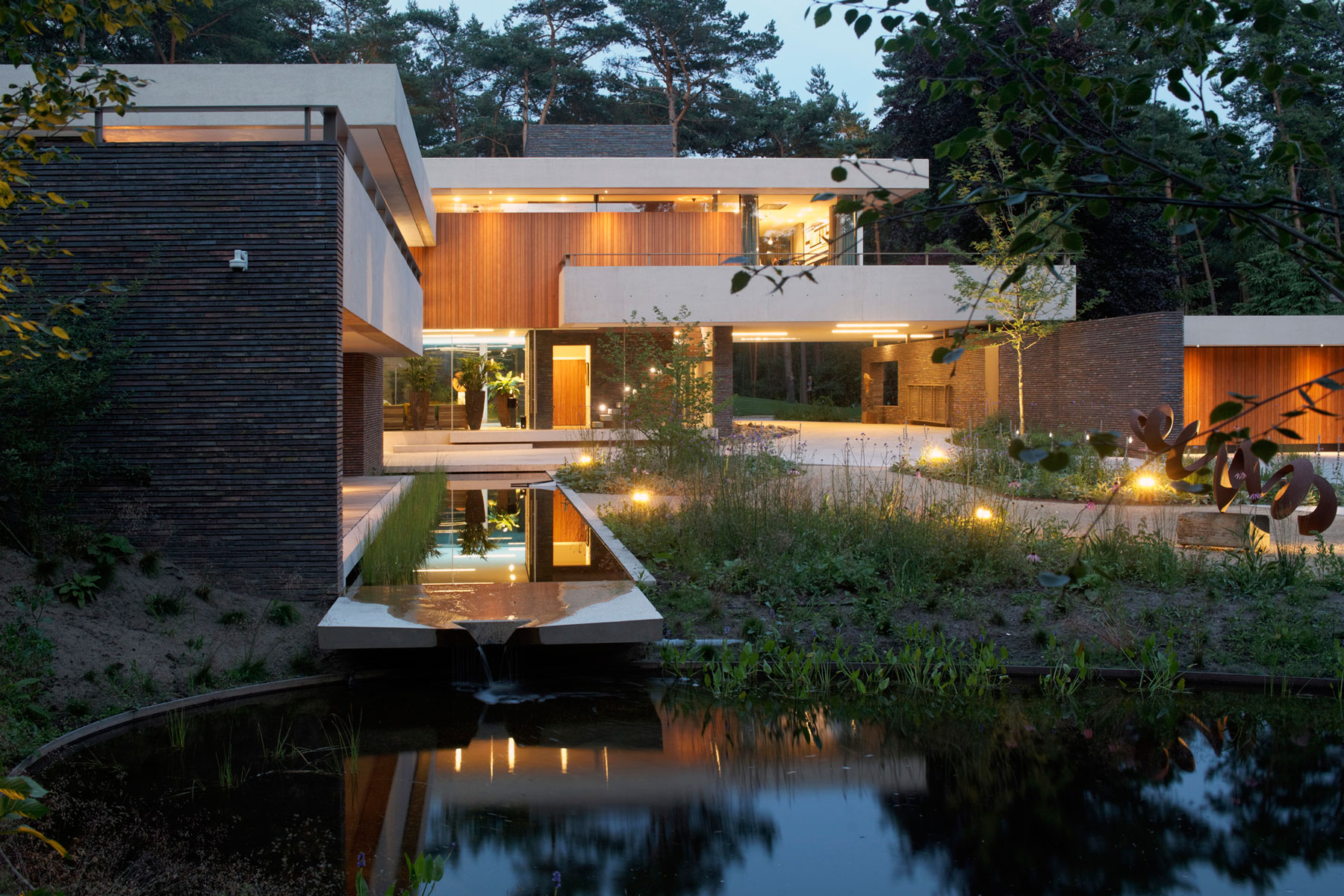 A Unique and Stylish Modern Home in the Pine Forest in Utrecht, The Netherlands by HILBERINKBOSCH Architects (18)