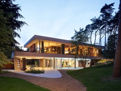 A Unique and Stylish Modern Home in the Pine Forest in Utrecht, The Netherlands by HILBERINKBOSCH Architects (19)