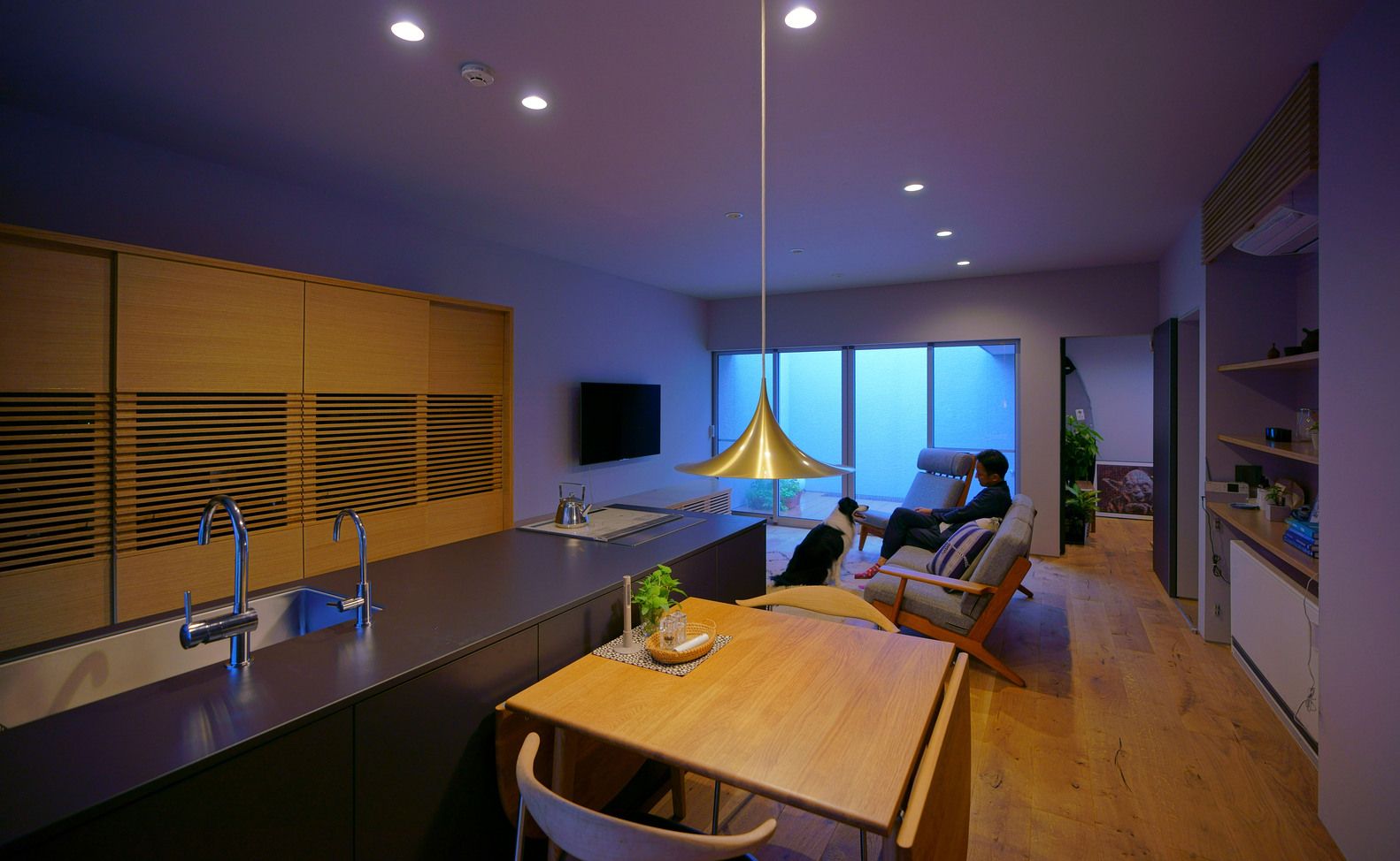 A Warm and Cozy Concrete Home for a Car and Bike Enthusiast in Kawagoe by Horibe Associates (21)