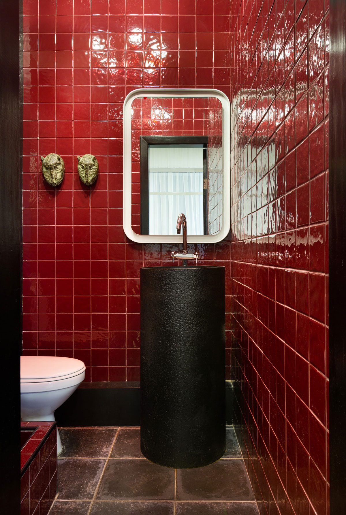 An Eclectic and Colorful Modern Apartment in Kiev, Ukraine by Sergey Makhno (9)