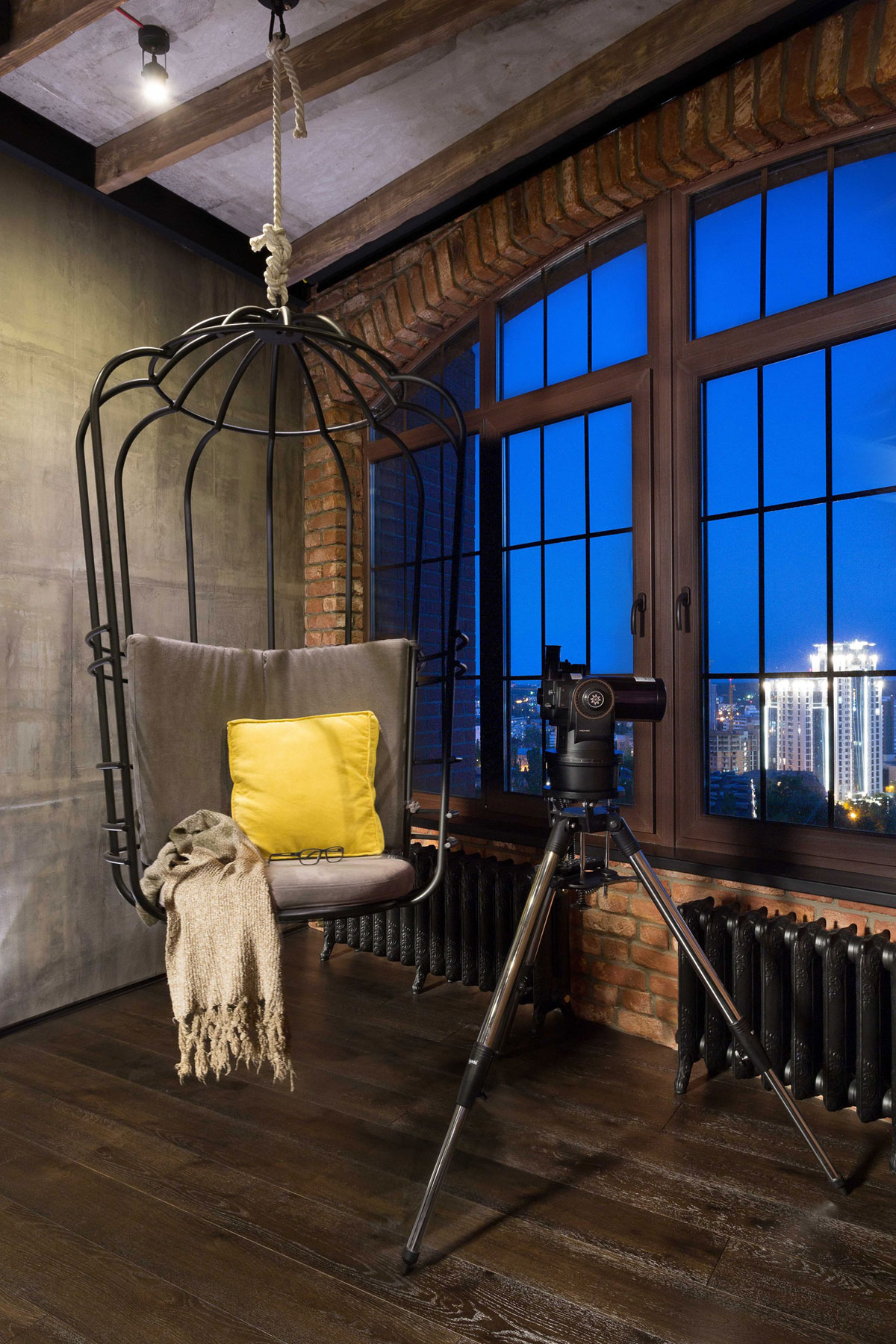 An Eclectic and Stylish Home with Industrial Elements in Kiev by MARTINarchitects (18)