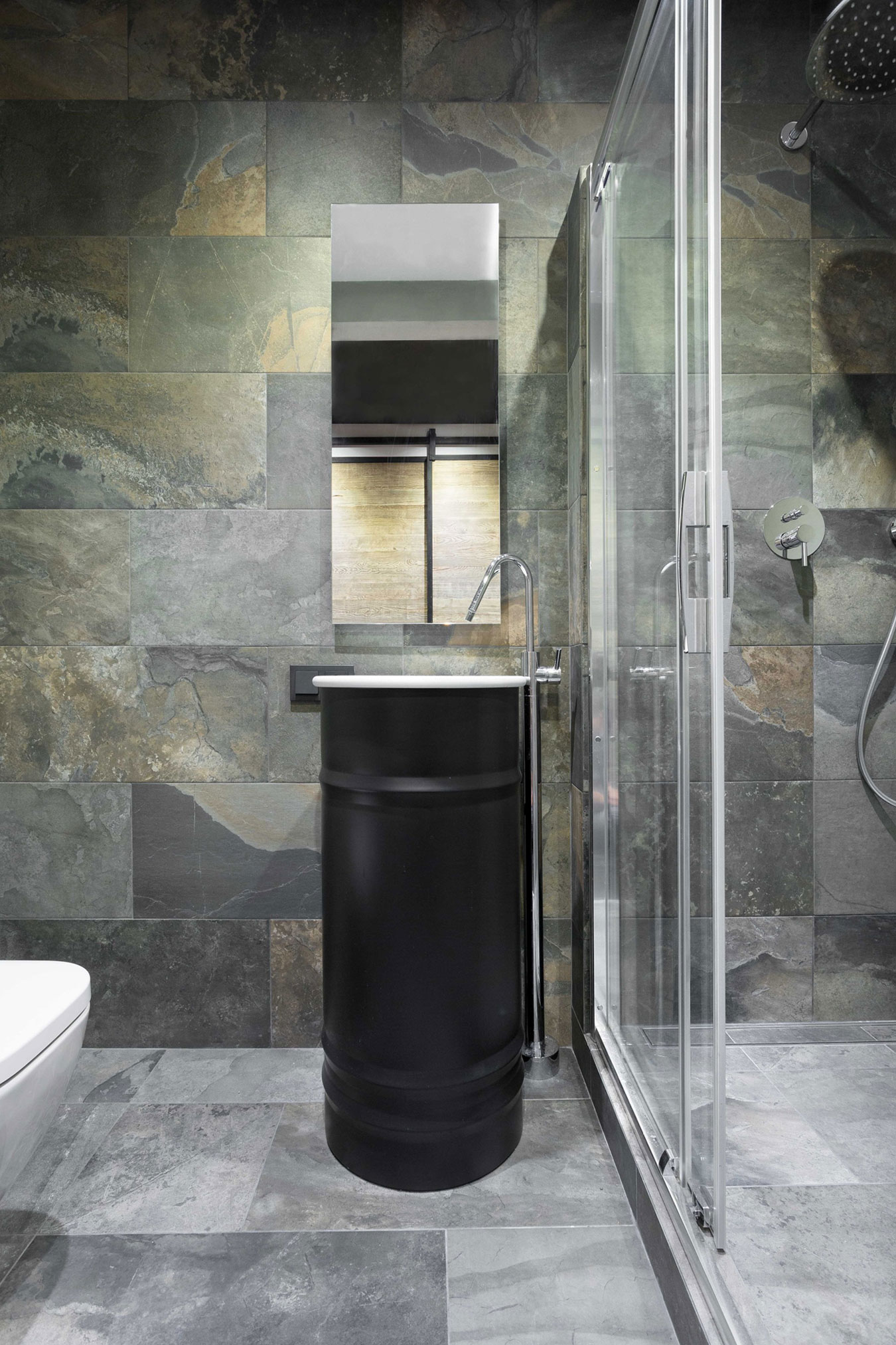 An Eclectic and Stylish Home with Industrial Elements in Kiev by MARTINarchitects (7)