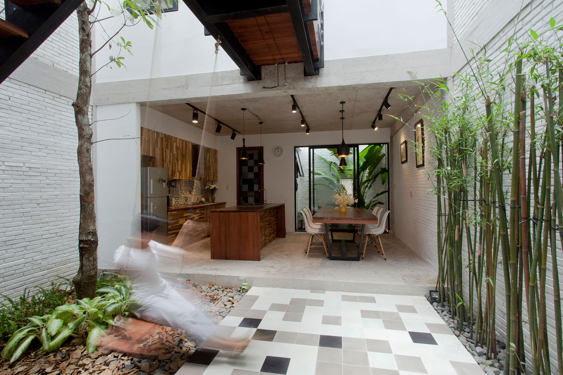 An Eco-Friendly and Comfortable Home with Contemporary Interiors in Ho Chi Minh City by I.House Architecture and Construction (8)