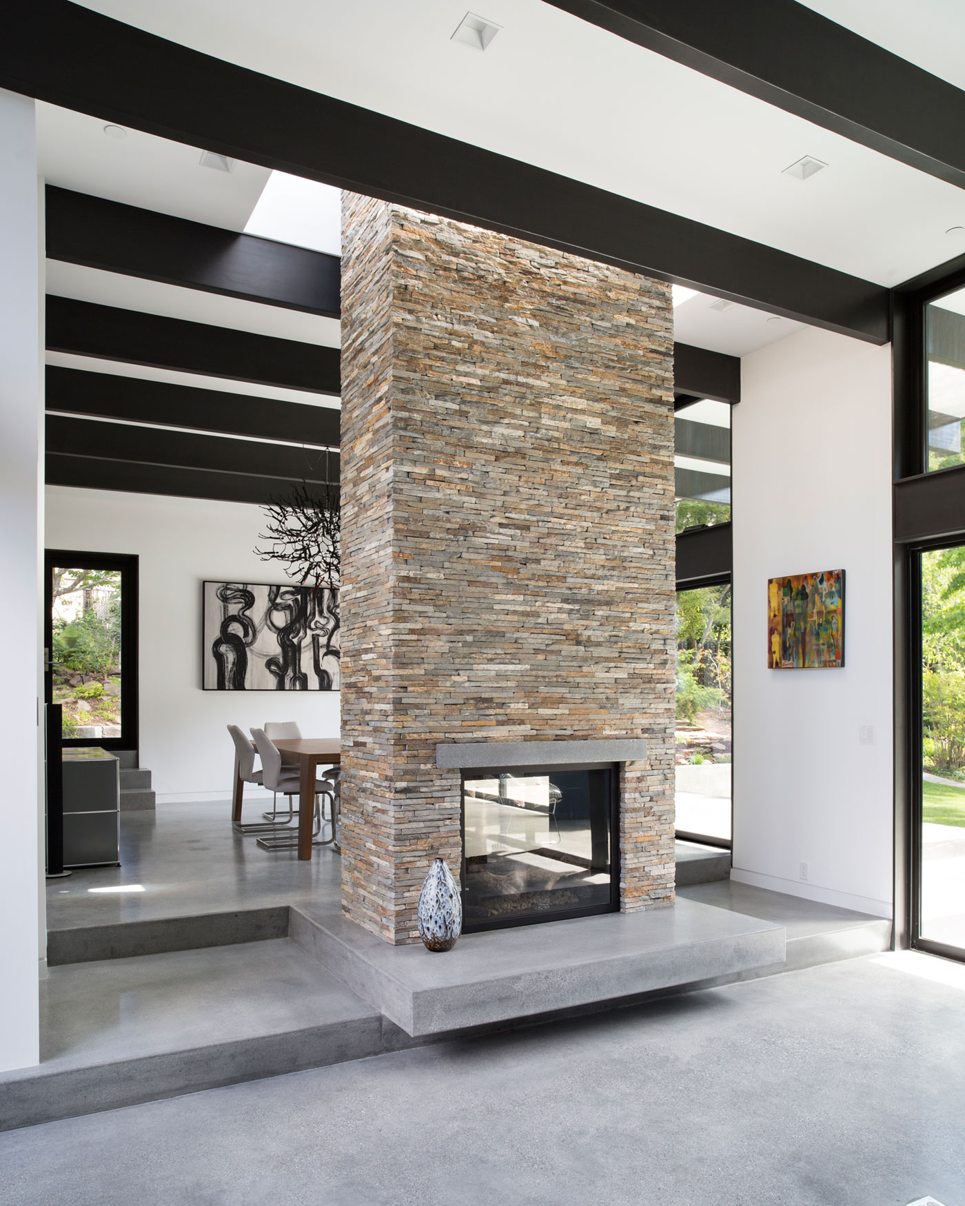 An Eco-Friendly and Mid-Century Modern House with Luminous Interiors in Belmont by Klopf Architecture (10)