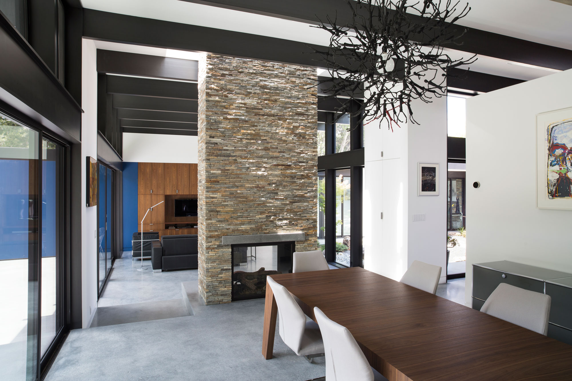 An Eco-Friendly and Mid-Century Modern House with Luminous Interiors in Belmont by Klopf Architecture (12)