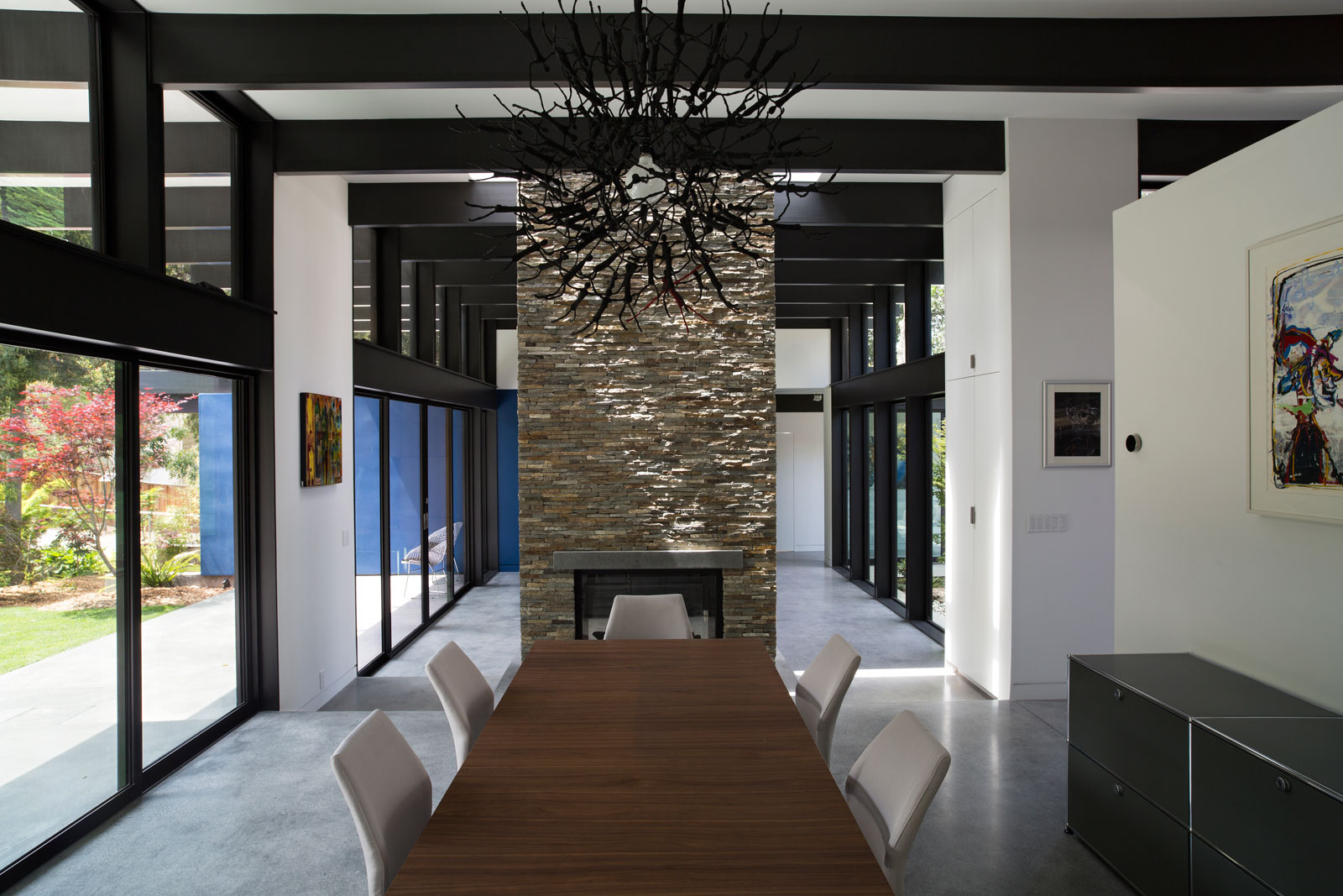 An Eco-Friendly and Mid-Century Modern House with Luminous Interiors in Belmont by Klopf Architecture (13)