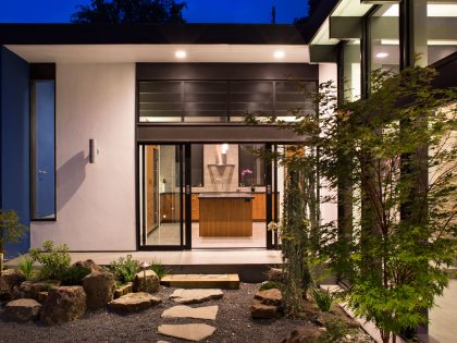 An Eco-Friendly and Mid-Century Modern House with Luminous Interiors in Belmont by Klopf Architecture (28)