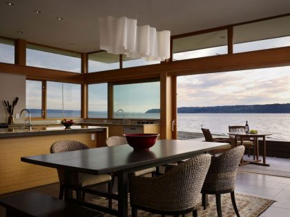 An Elegant Beachfront Home with Incredible Views on Hat Island by Bjarko | Serra Architects (8)