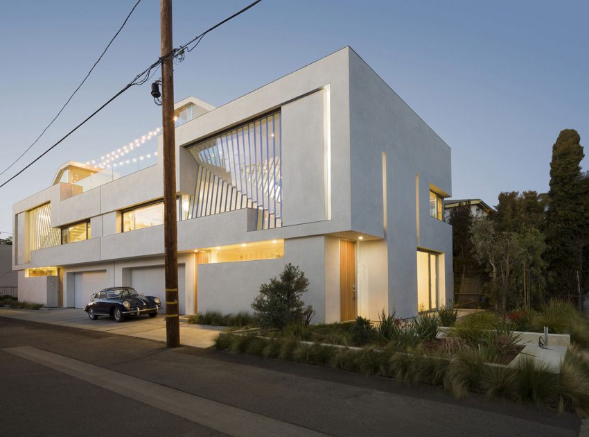 An Elegant, Classy and Sophisticated Home with Suspended Staircase in Los Angeles by Dimster Architecture (14)