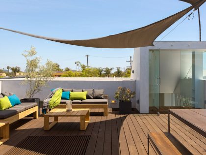 An Elegant, Classy and Sophisticated Home with Suspended Staircase in Los Angeles by Dimster Architecture (2)