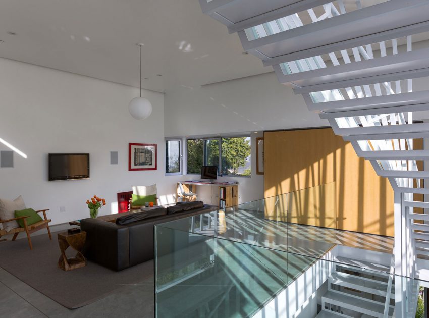 An Elegant, Classy and Sophisticated Home with Suspended Staircase in Los Angeles by Dimster Architecture (4)