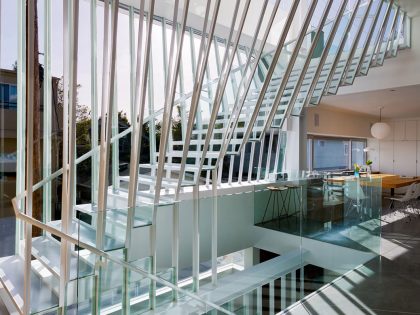 An Elegant, Classy and Sophisticated Home with Suspended Staircase in Los Angeles by Dimster Architecture (8)