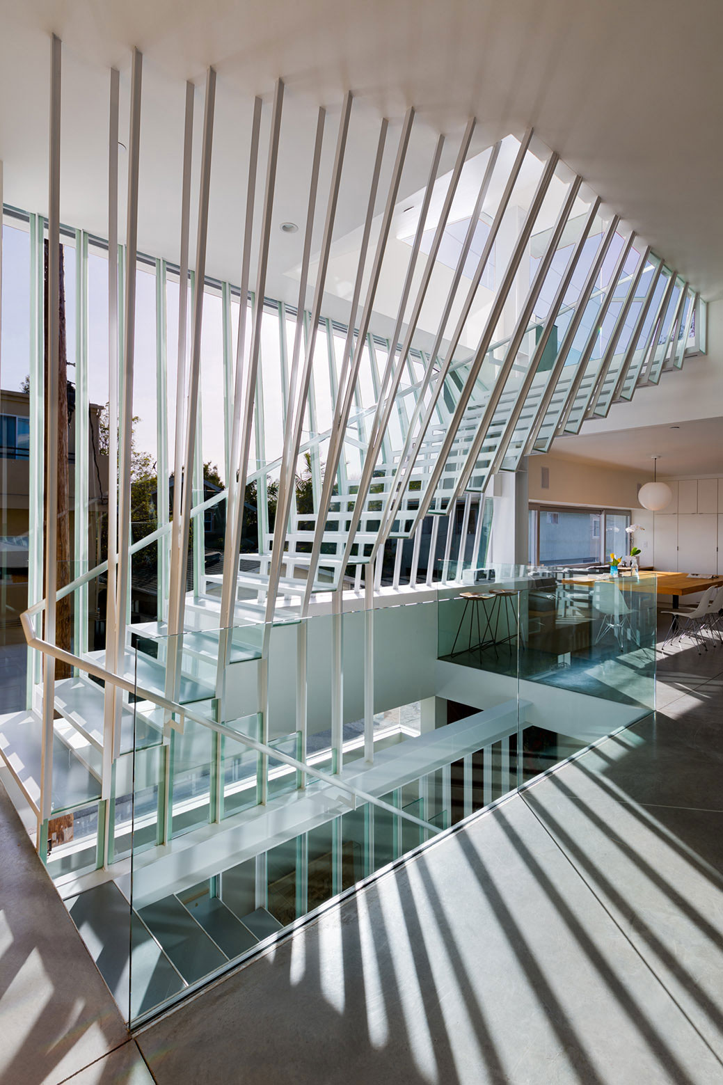 An Elegant, Classy and Sophisticated Home with Suspended Staircase in Los Angeles by Dimster Architecture (8)