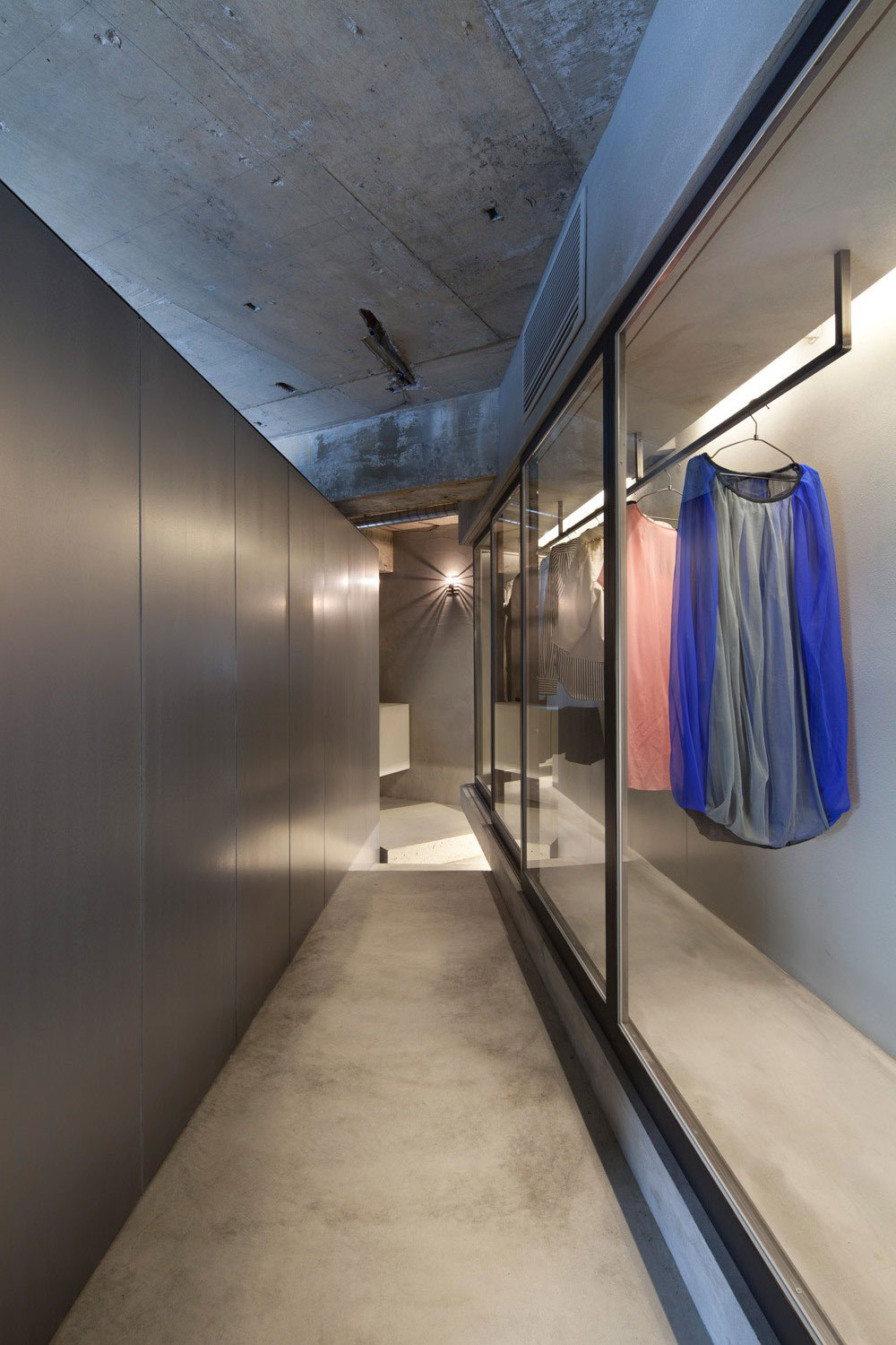 An Elegant Concrete Apartment for a Fashion Lover in Jiyugaoka, Japan by Airhouse Design Office (11)