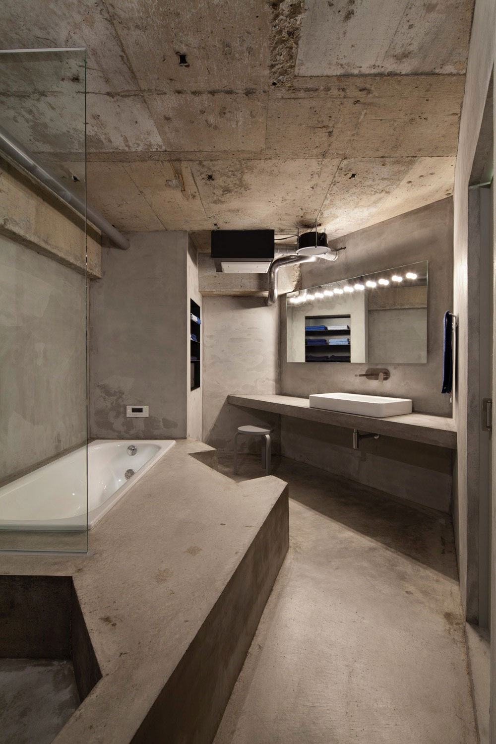 An Elegant Concrete Apartment for a Fashion Lover in Jiyugaoka, Japan by Airhouse Design Office (12)