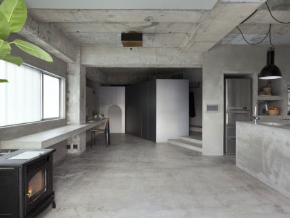 An Elegant Concrete Apartment for a Fashion Lover in Jiyugaoka, Japan by Airhouse Design Office (7)