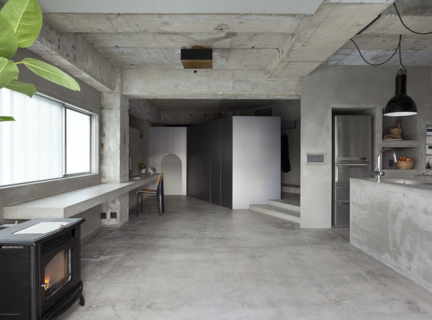 An Elegant Concrete Apartment for a Fashion Lover in Jiyugaoka, Japan by Airhouse Design Office (7)