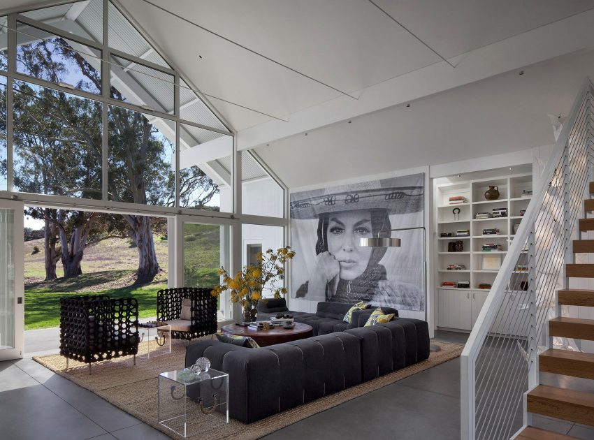 An Elegant Contemporary Barn-Style Home for a Young Family with Three Children in Petaluma by Turnbull Griffin Haesloop Architects (7)