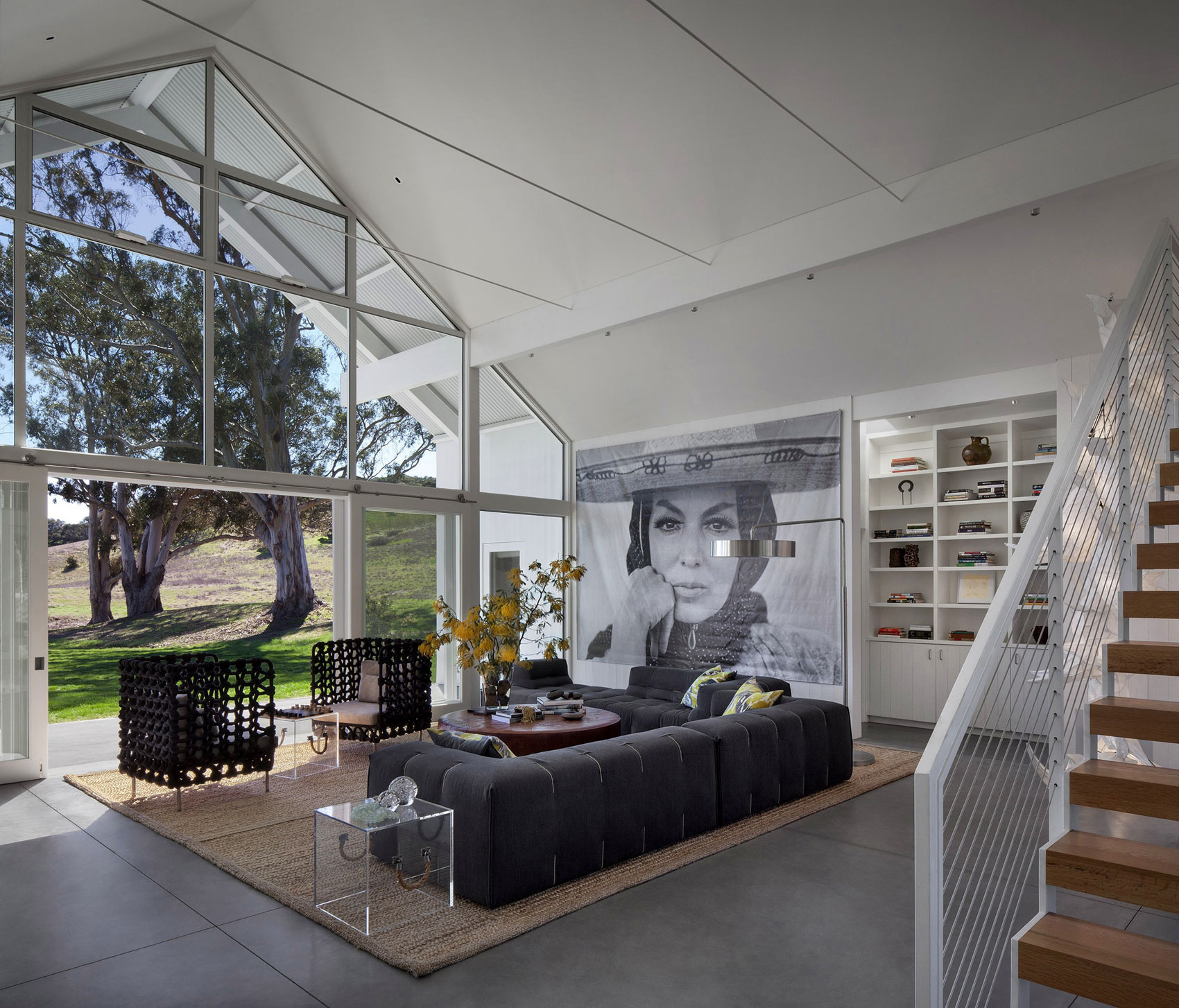 An Elegant Contemporary Barn-Style Home for a Young Family with Three Children in Petaluma by Turnbull Griffin Haesloop Architects (7)