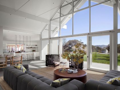 An Elegant Contemporary Barn-Style Home for a Young Family with Three Children in Petaluma by Turnbull Griffin Haesloop Architects (8)