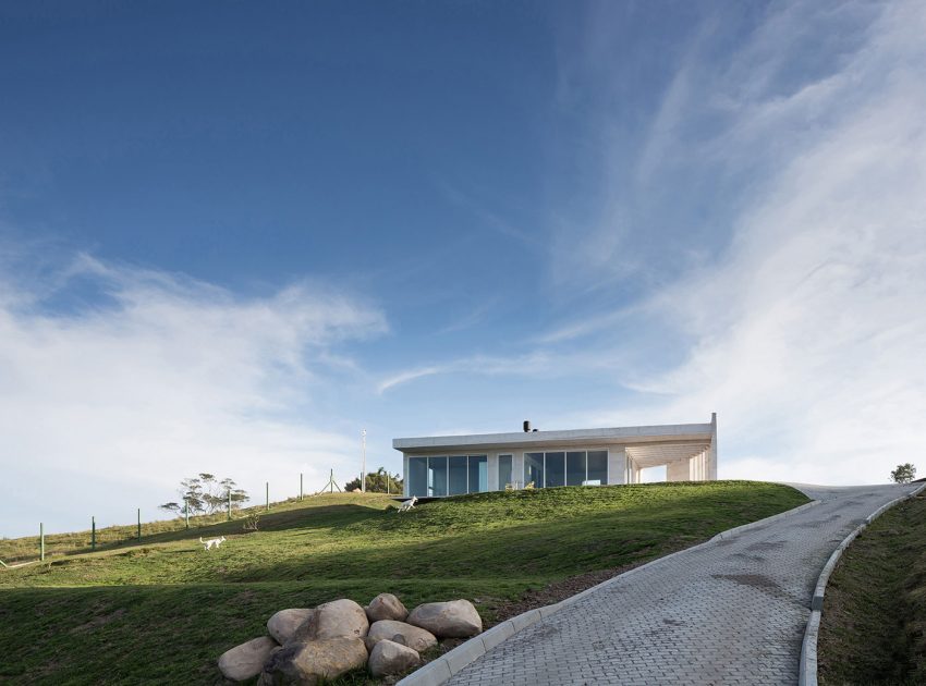 An Elegant Contemporary Home Built From White Concrete in Rio Grande do Sul by Boa Arquitetura (1)