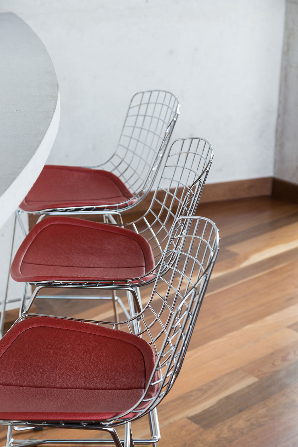 An Elegant Contemporary Home Built From White Concrete in Rio Grande do Sul by Boa Arquitetura (10)