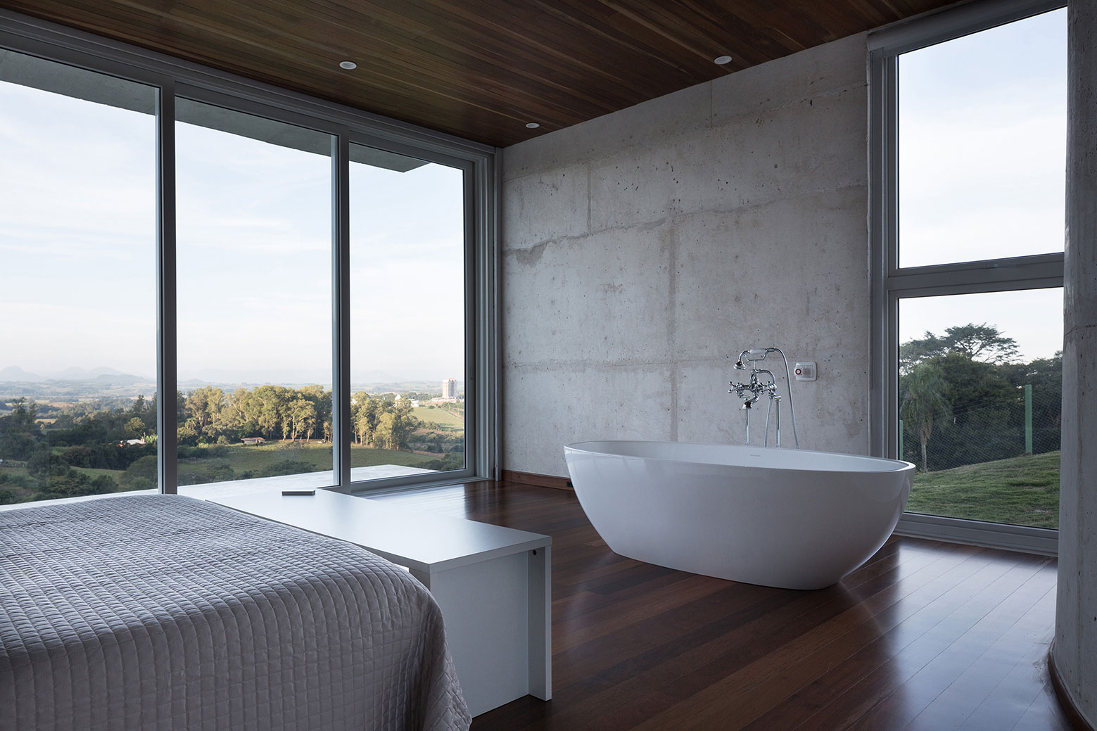 An Elegant Contemporary Home Built From White Concrete in Rio Grande do Sul by Boa Arquitetura (13)