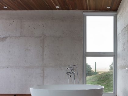 An Elegant Contemporary Home Built From White Concrete in Rio Grande do Sul by Boa Arquitetura (14)