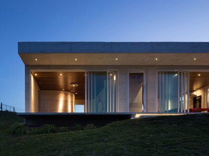 An Elegant Contemporary Home Built From White Concrete in Rio Grande do Sul by Boa Arquitetura (16)