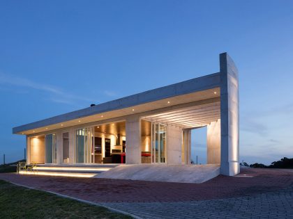 An Elegant Contemporary Home Built From White Concrete in Rio Grande do Sul by Boa Arquitetura (18)