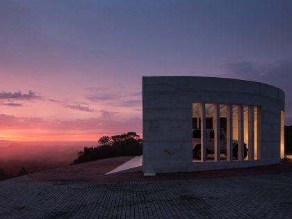 An Elegant Contemporary Home Built From White Concrete in Rio Grande do Sul by Boa Arquitetura (19)
