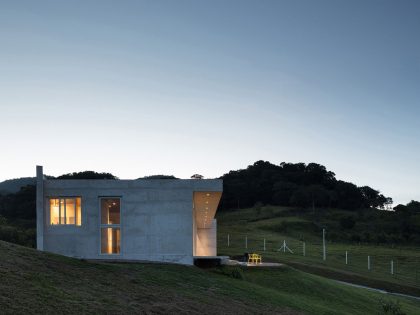 An Elegant Contemporary Home Built From White Concrete in Rio Grande do Sul by Boa Arquitetura (20)