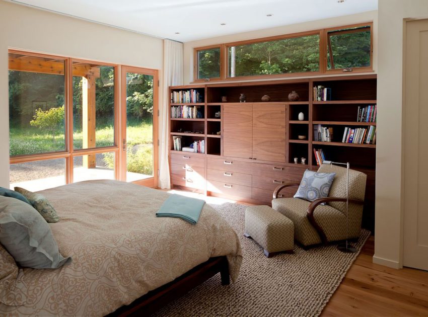 An Elegant Contemporary Home with Abundance of Natural Light for a Family of Five in Portland by Nathan Good Architects (9)