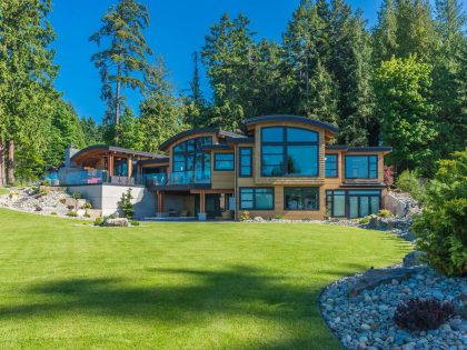 An Elegant Contemporary Home with Beautiful Terrace and Garden on Vancouver Island by Keith Baker Design (1)