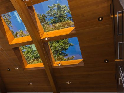 An Elegant Contemporary Home with Beautiful Terrace and Garden on Vancouver Island by Keith Baker Design (14)