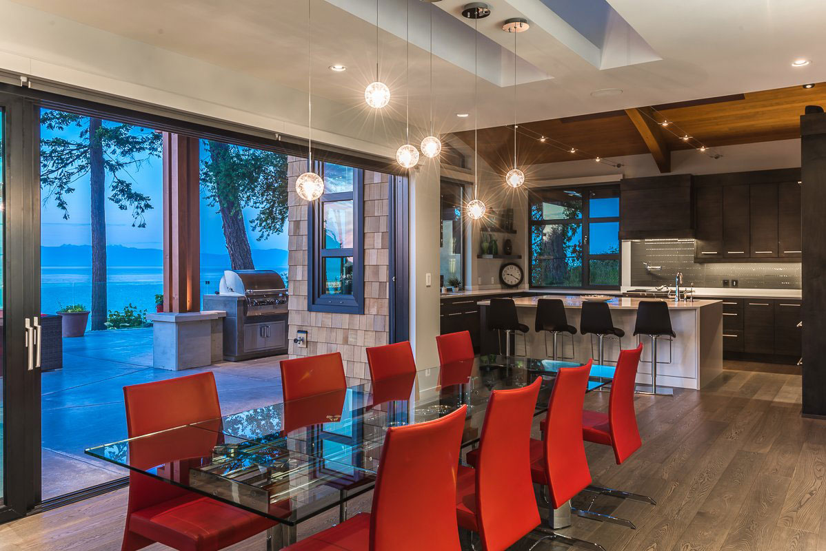 An Elegant Contemporary Home with Beautiful Terrace and Garden on Vancouver Island by Keith Baker Design (15)