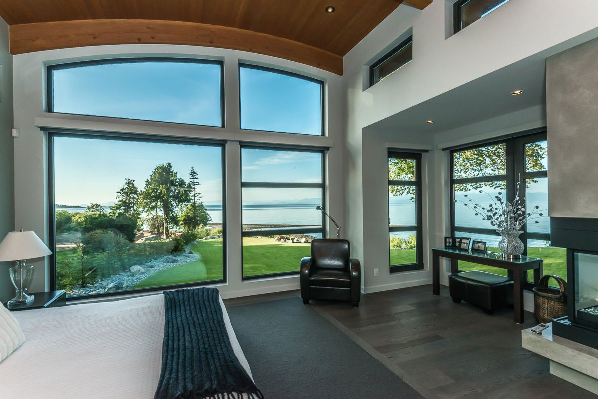 An Elegant Contemporary Home with Beautiful Terrace and Garden on Vancouver Island by Keith Baker Design (17)