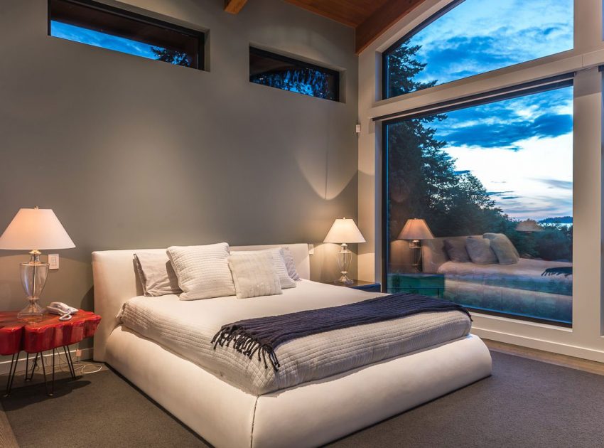 An Elegant Contemporary Home with Beautiful Terrace and Garden on Vancouver Island by Keith Baker Design (18)