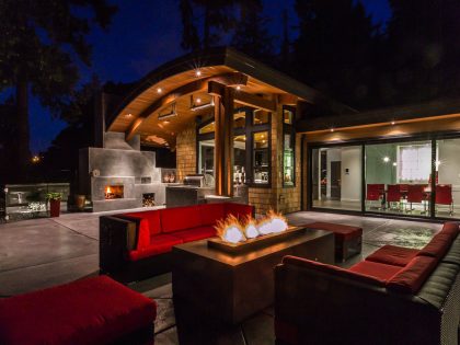 An Elegant Contemporary Home with Beautiful Terrace and Garden on Vancouver Island by Keith Baker Design (20)